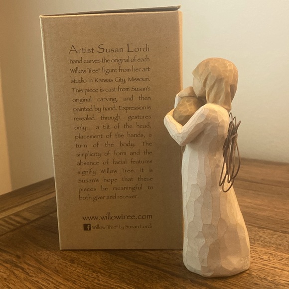 Willow Tree Angel of Friendship stock #26011 - Picture 6 of 11